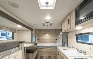 Cute loaded camper w/bunkbeds-2022KZSportsman181BH