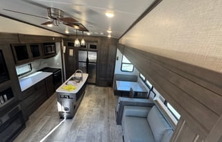 Gill Family RV 5th wheel