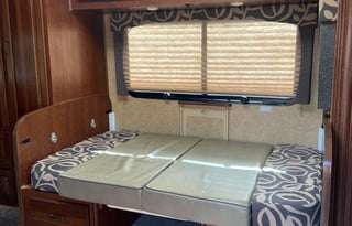 2014 Mercedes Benz Solera 24S