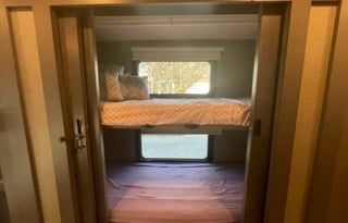 2022 Thor Motor Coach Miramar 34.6