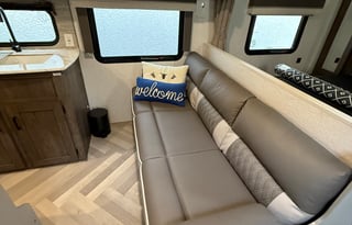Travel trailer | Fits 8 Comfortably | Delivery ✅