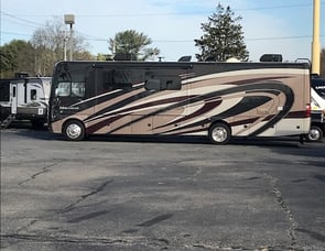 Thor Motor Coach Miramar 35.2