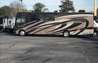 2018 Thor Miramar 35.2 Class A Motorcoach