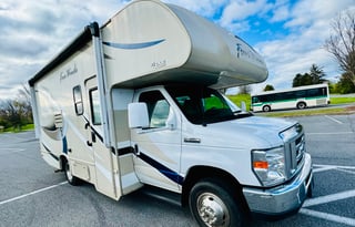 2018 Thor Motor Coach Four Winds 22B “Let’s Go!”