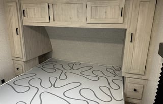 31' Travel Trailer – Sleeps 6 w/ King Bed!