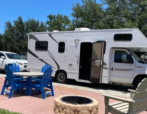 Thor Motor Coach Majestic 23A