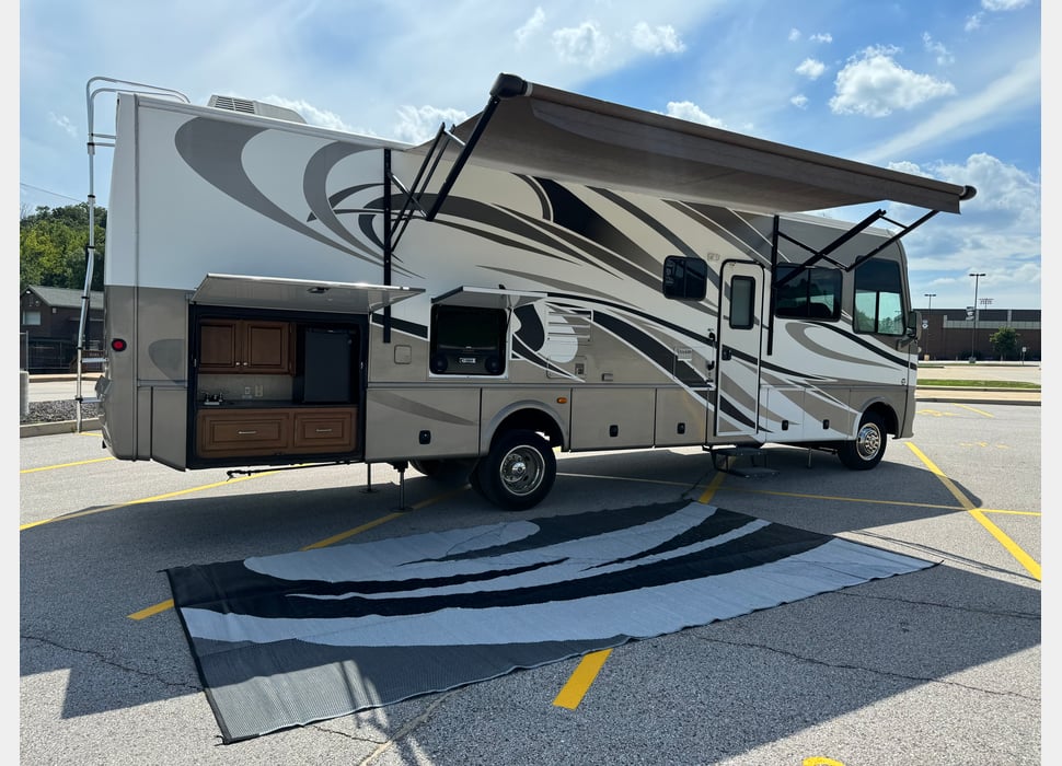 Class A Motor Home rentals in Alton