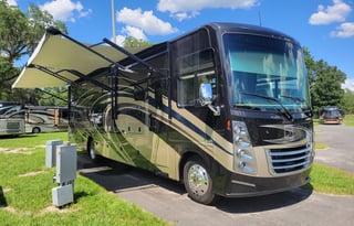 Luxury Family Bunkhouse -Sleeps 10-Fully Stocked