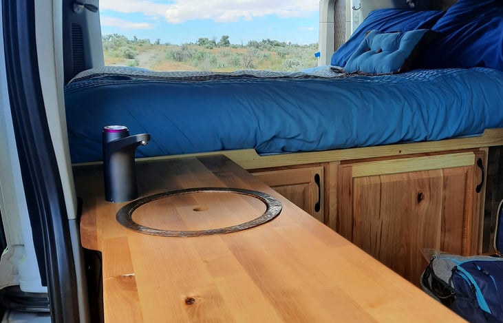 electric sink with 15 gallon water tank/3 gallon camp toilet /7 gallon solar shower (outdoor)