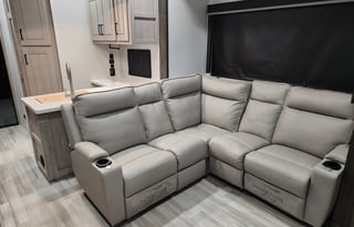 2024 Fuzion 430 Toy Hauler with Gooseneck Hitch