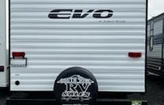 Ellie- 2023 Forest River RV EVO Lite 2750QBX