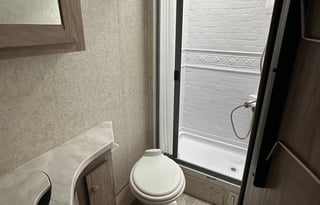 2018 Forest River - 3 full beds - 6 person rental