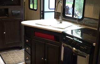 The Kottre's 2018 Cruiser RV Shadow Cruiser