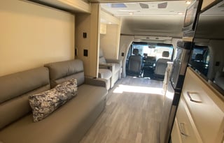 West Coast Getaway Glamper - Tiffin Wayfarer!