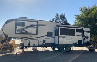 Luxury Camping! Fully Equipped 35ft 5th Wheel!