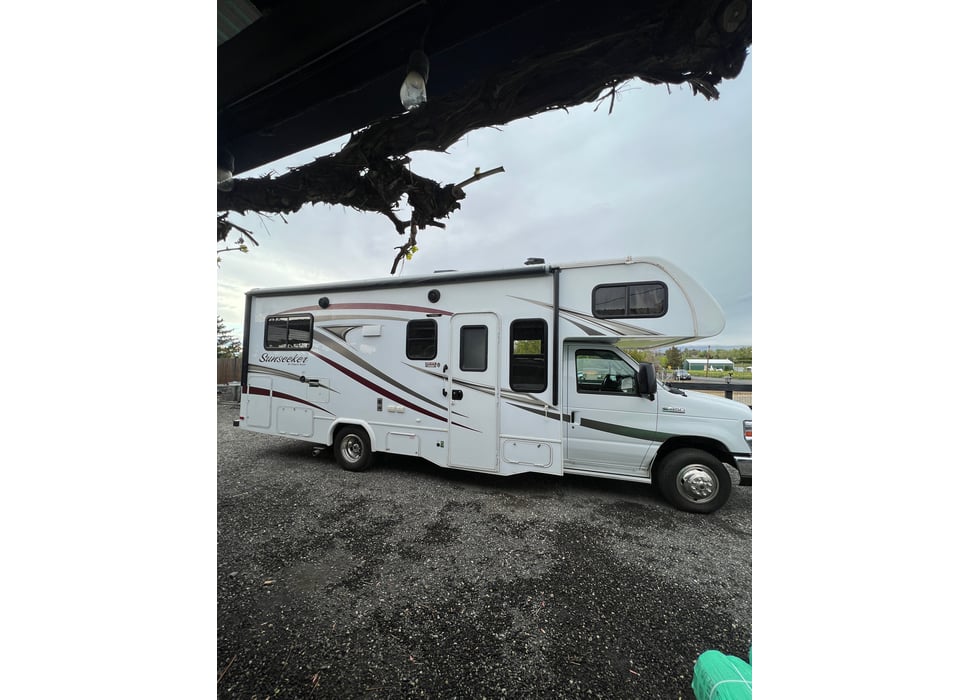 Class C Motor Home rentals in Quincy
