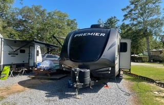 Keystone Bullet – On-Site Stay with Pool & Jacuzzi