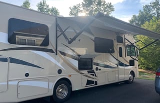 2017 Thor Motor Coach ACE 30.4