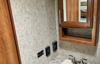 2018 Prime Time RV Avenger 26BH