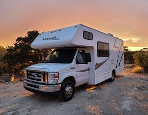 Thor Motor Coach Majestic 23A