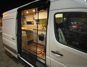 Mercedes Benz Sprinter 2500