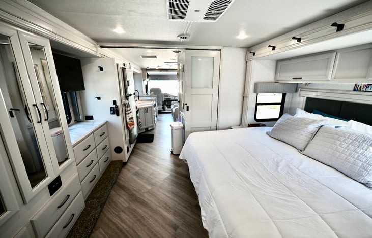 Owner Suite Looking Forward