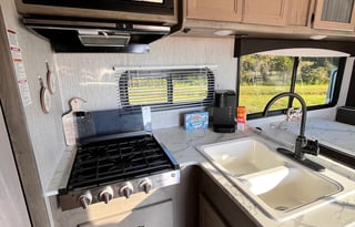 ⭐️2021 CLASS C RV, EASY TO DRIVE AND READY TO GO⭐️