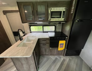 Forest River RV Wildwood X-Lite 273QBXL