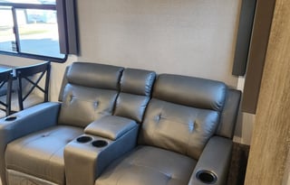 Goose neck and must have 50 amp outlet