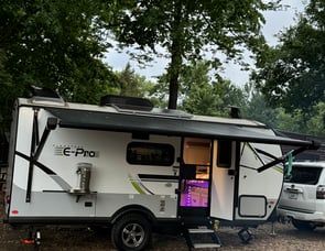 Flagstaff Forest River E Pro BH19