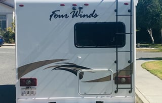 2019 Four Winds 23U with Solar Power