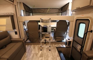 2022 Thor Motor Coach Hurricane 34R-4144