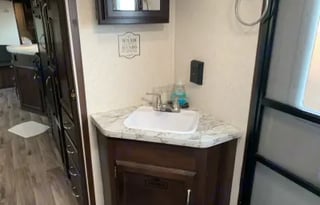 Family approved 1/2-ton towable Jayco w/bunks