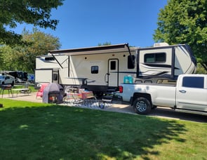 Keystone RV Montana High Country 377FL