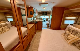 Itasca Cambria 29H RV (BRFL 1636)