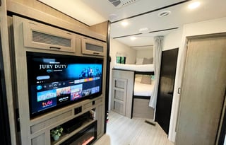 The Perfect Glamping Getaway! 3bds, TWO bathrooms!