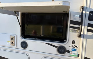 Fully Stocked Family & Pet Friendly Class A RV