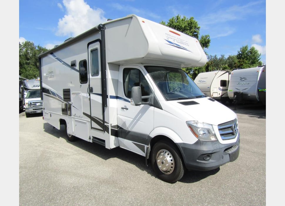 Class C Motor Home rentals in Modesto
