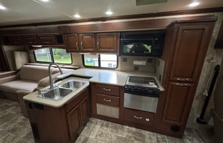 Fleetwood Bounder Classic 34M