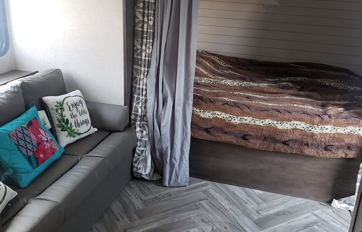 This is a Queen bed.