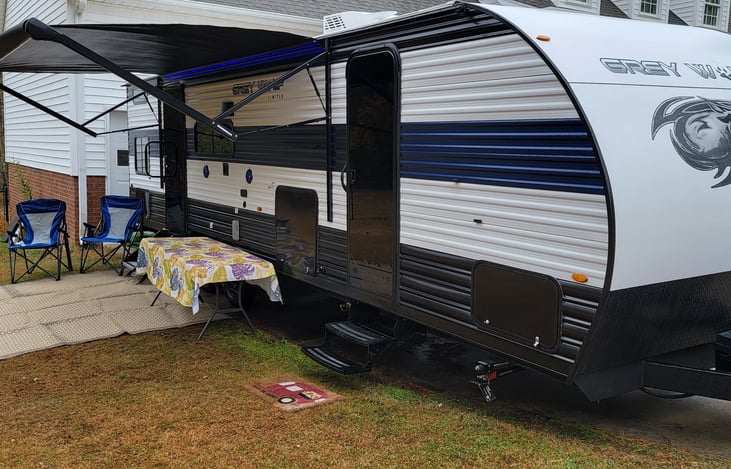 Beautiful accommodation's,  with power awning and private bedroom entrance.  LED lights and outdoor speakers with Bluetooth available. Comes with table two chairs.