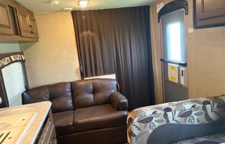 Jayco 22’ Simple to Use Travel Trailer!