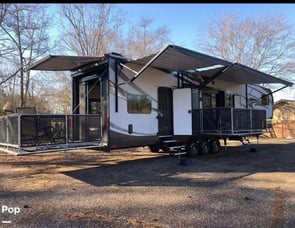 Forest River RV XLR Thunderbolt 420AMP