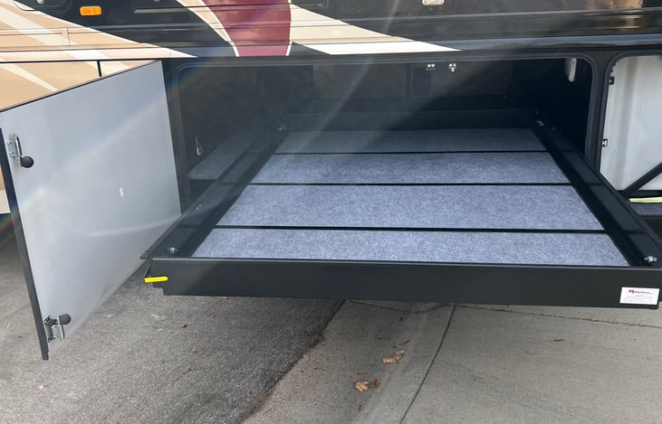 Passthrough underbelly storage