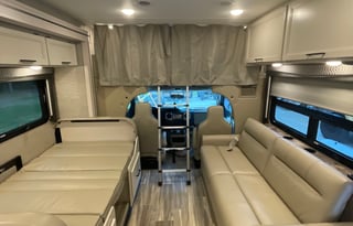 Rollin Ritz  2022 Thor Motor Coach Four Winds 31E