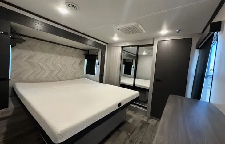 Master Bedroom. King Bed.