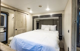 Luxurious 2 bedroom suite RV