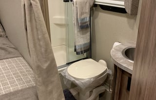 Great RV incl outside kitchen large inside TV