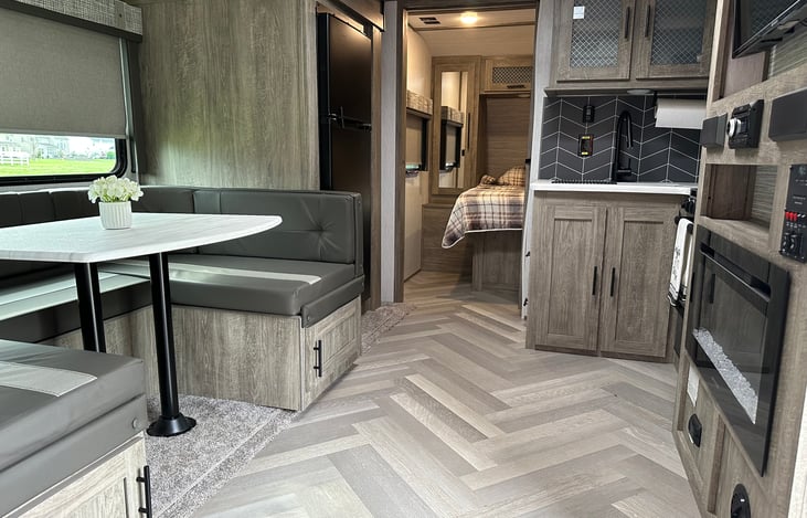 VERY SPACIOUS FLOORPLAN WHEN THE SLIDE OUT IS OPEN