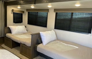 2021 Keystone RV Hideout 26BHWE ** DELIVERY ONLY**